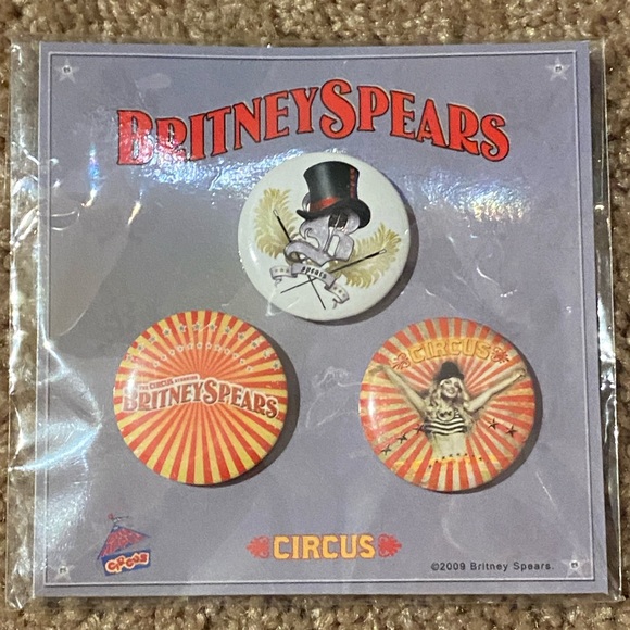 Britney Spears pin set - Picture 1 of 4